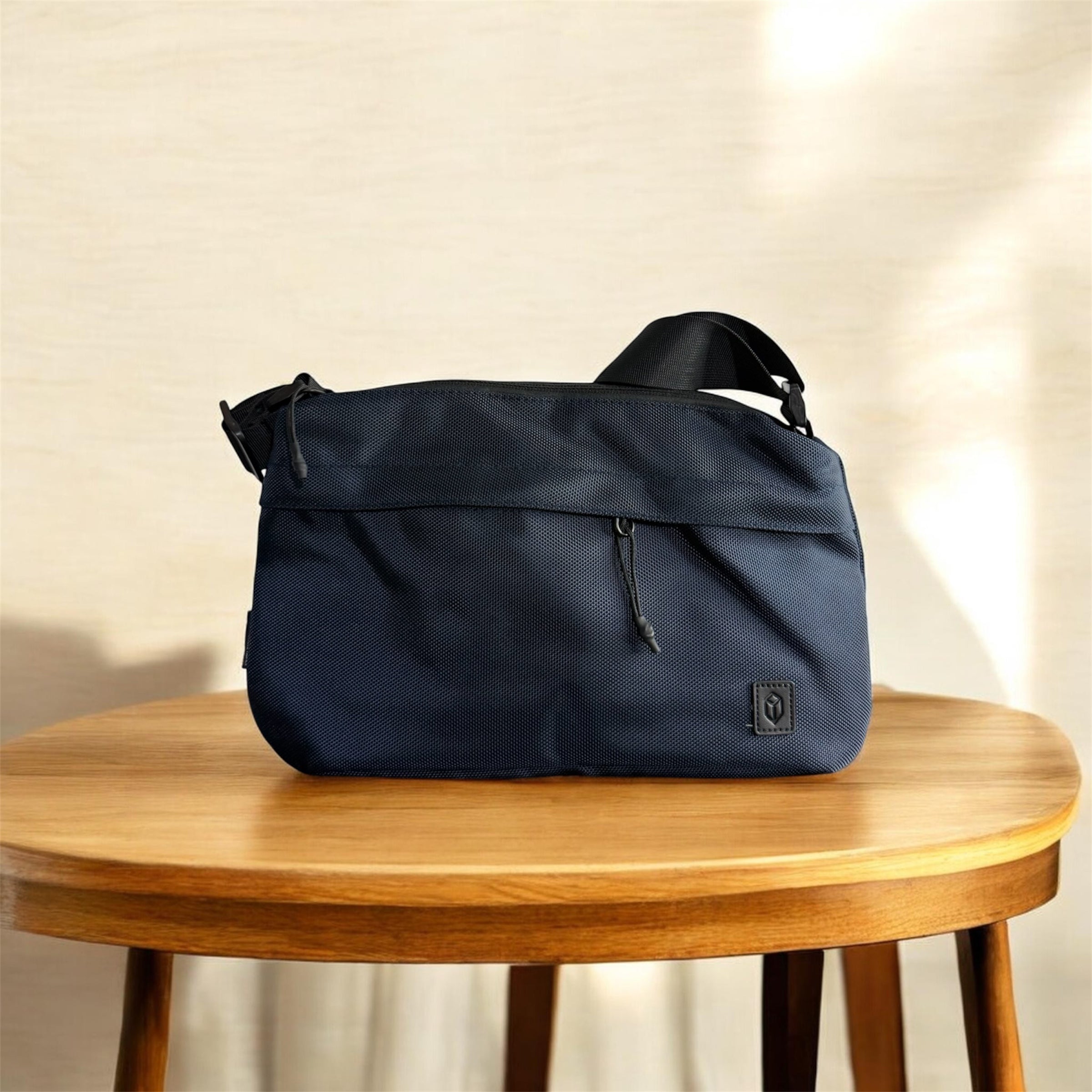 Bolso Crossbody Azul Marino con Cierre