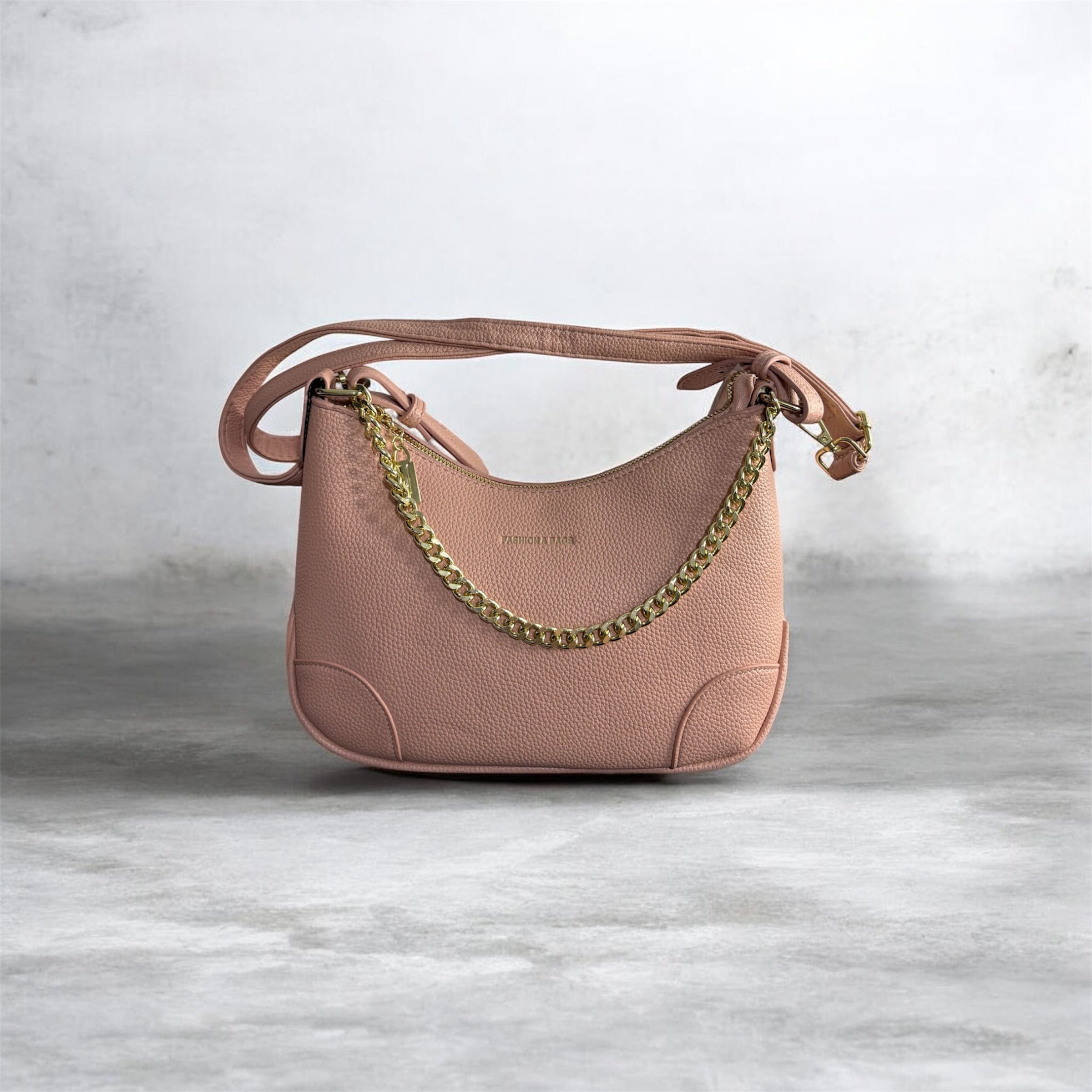 Bolso de Mano Rosado con Cadena Dorada