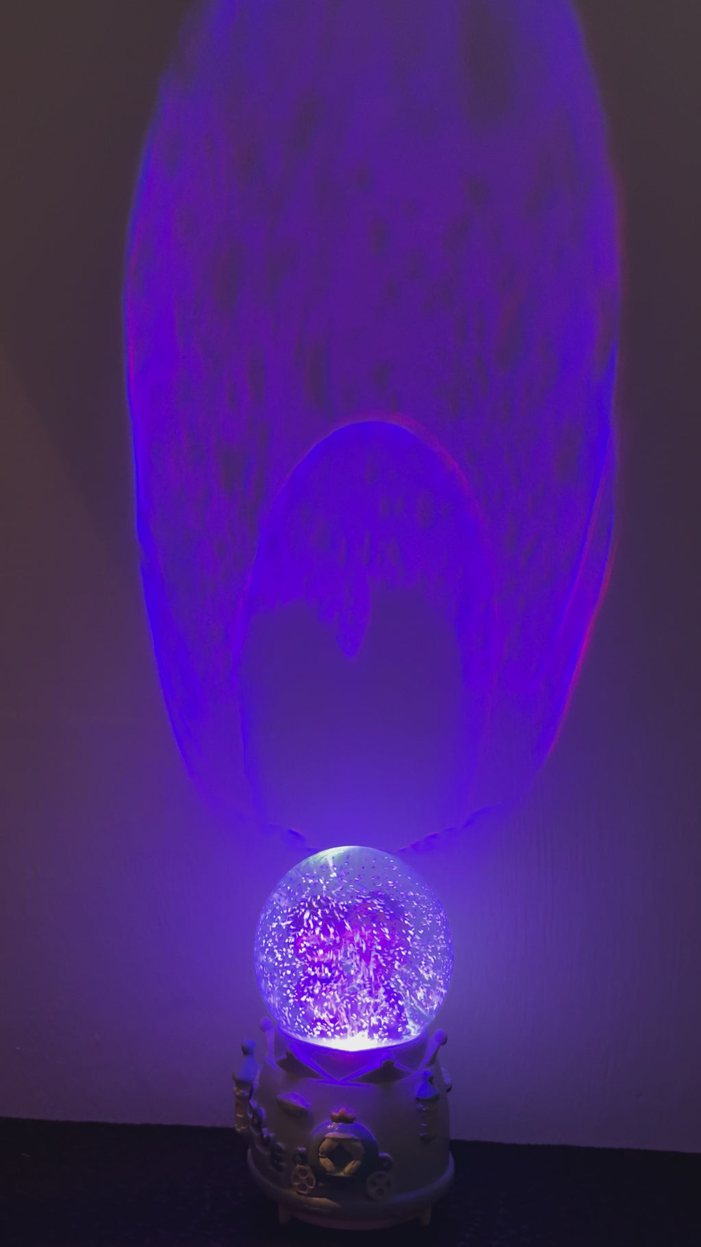 Bola de Nieve con Luz LED – Diseño Castillo